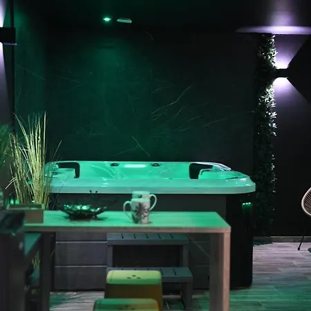 Lov'&spa Couette-café 3*